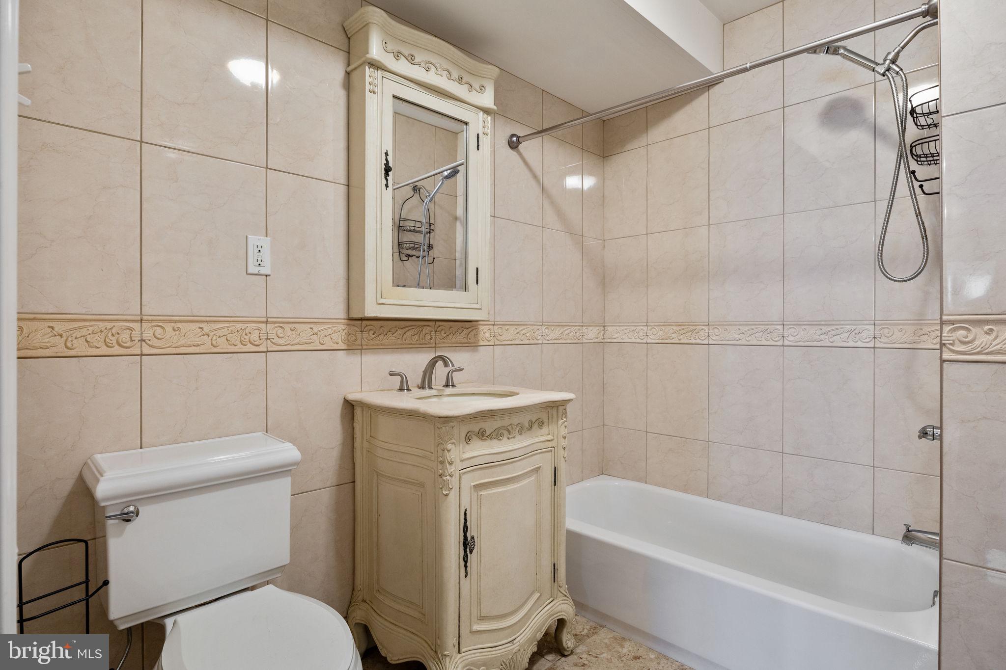 805 South 19th Street Philadelphia, PA 19146 - Photo 14 of 26