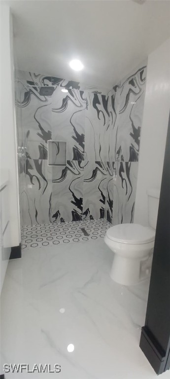 810 South Cabbage Palm Street Clewiston, FL 33440 - Photo 10 of 32 a bathroom with a bathtub and shower