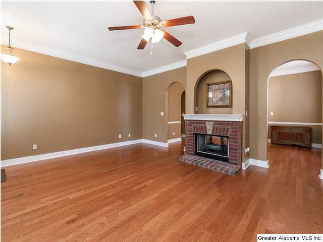 6384 Clubview Circle North Bessemer, AL 35022 - Photo 5 of 32