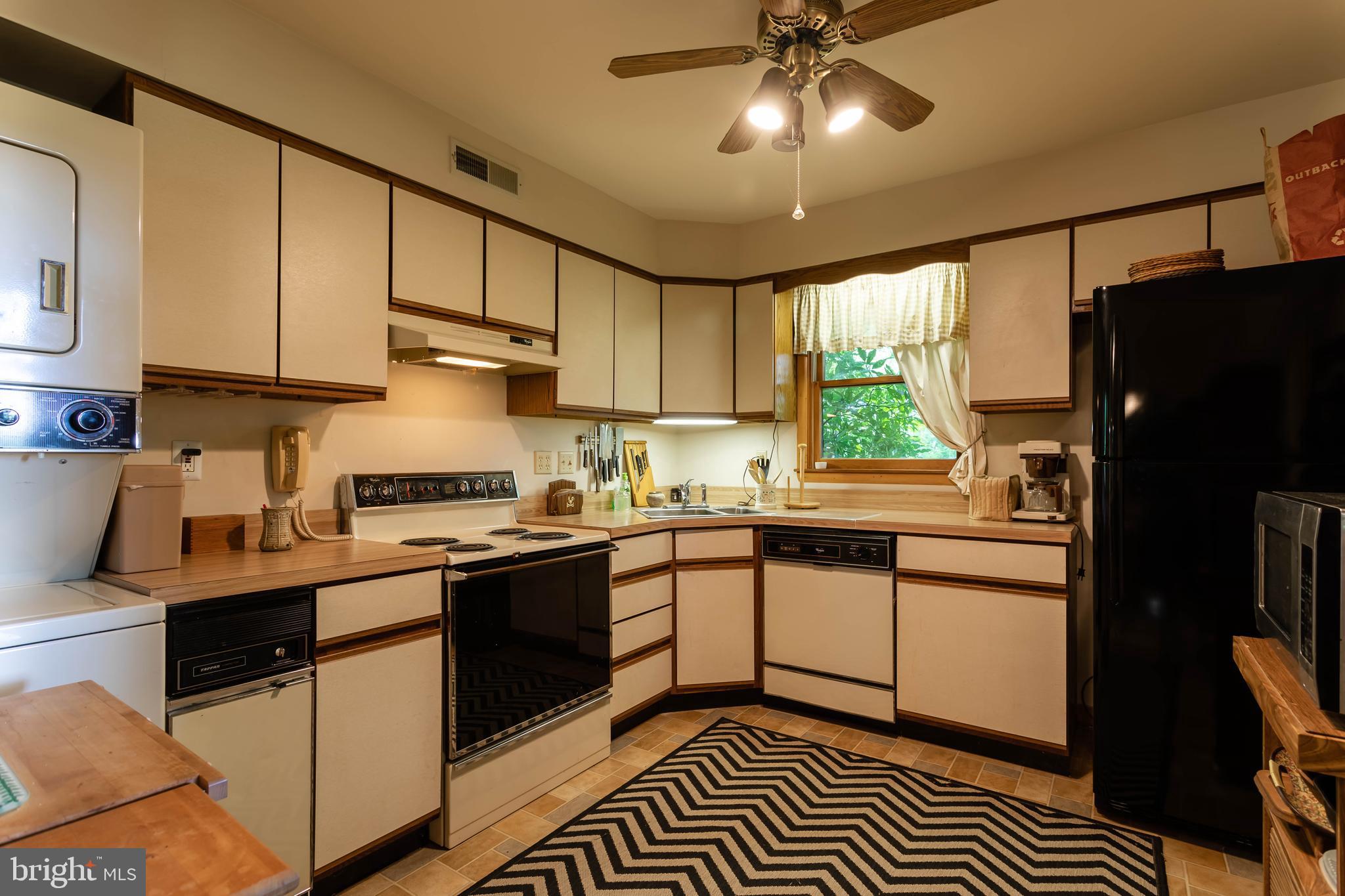 263 Tiger Valley Road Washington, VA 22747 - Photo 26 of 48 Kitchen