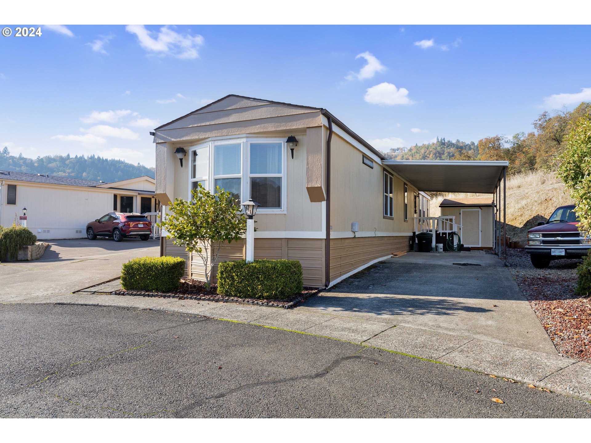 911 Shadow Ranch Lane Roseburg, OR 97470 - Photo 3 of 30 Gallery Image 3
