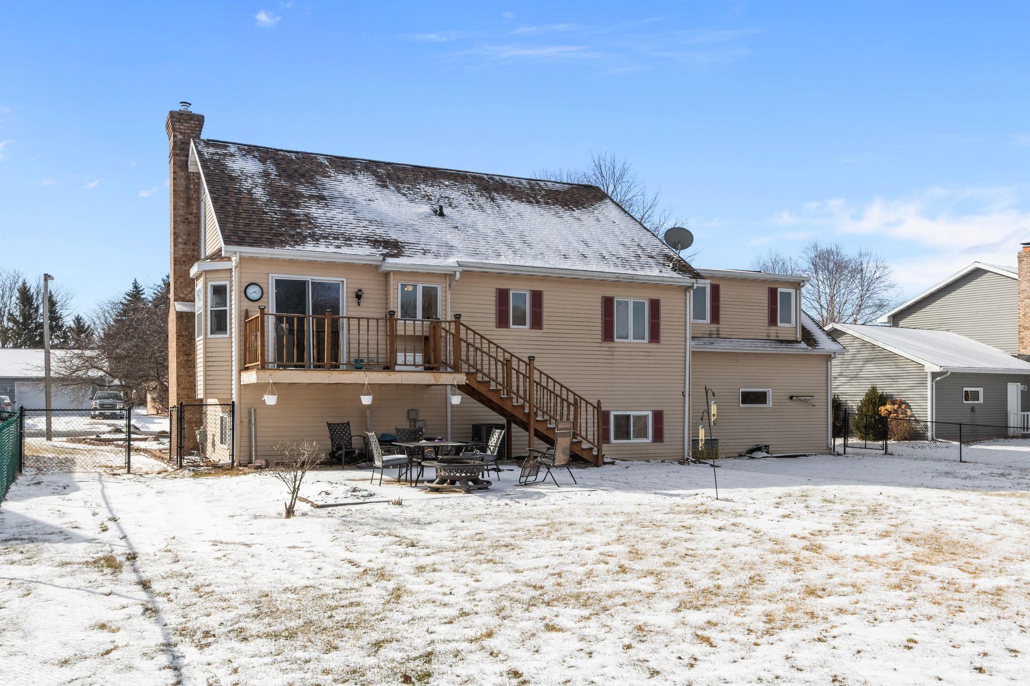 2618 West Sunnyview Circle Appleton, WI 54914 - Photo 2 of 51