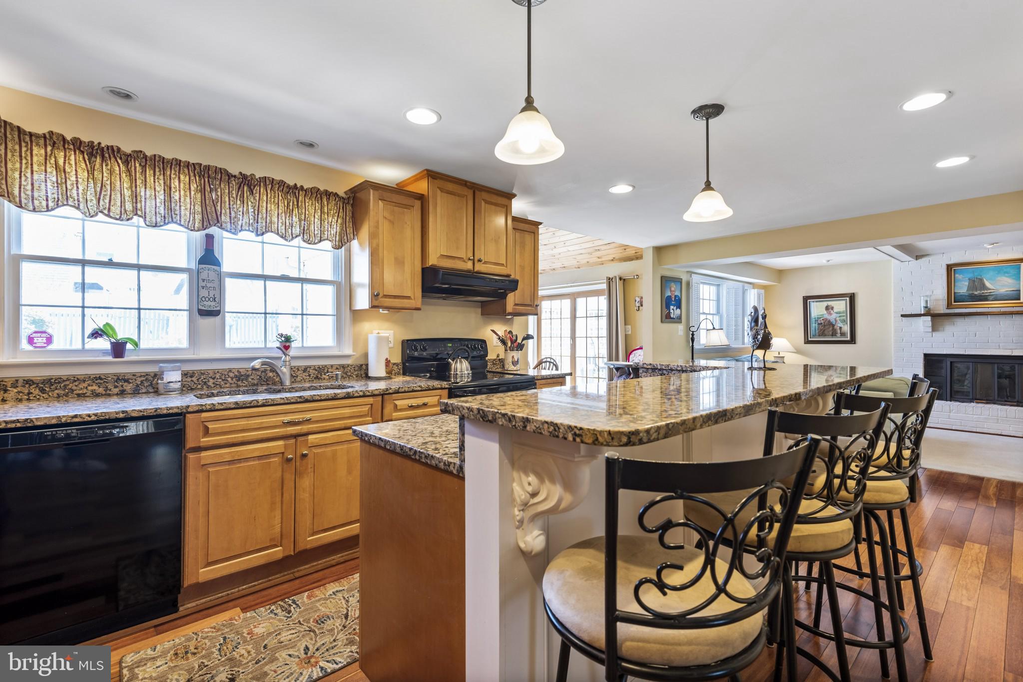 421 Bathurst Road Baltimore, MD 21228 - Photo 3 of 31 Custom kitchen with granite island