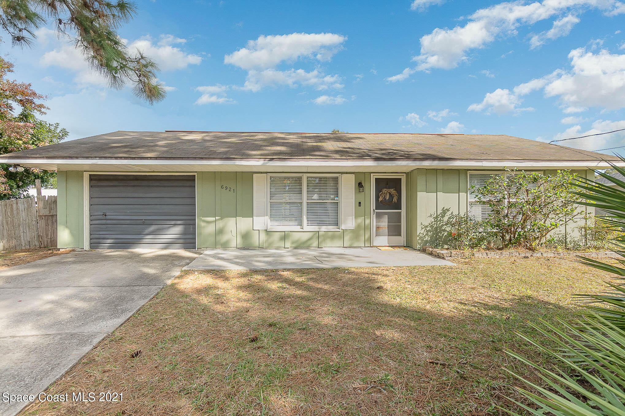 front view of house with a yard