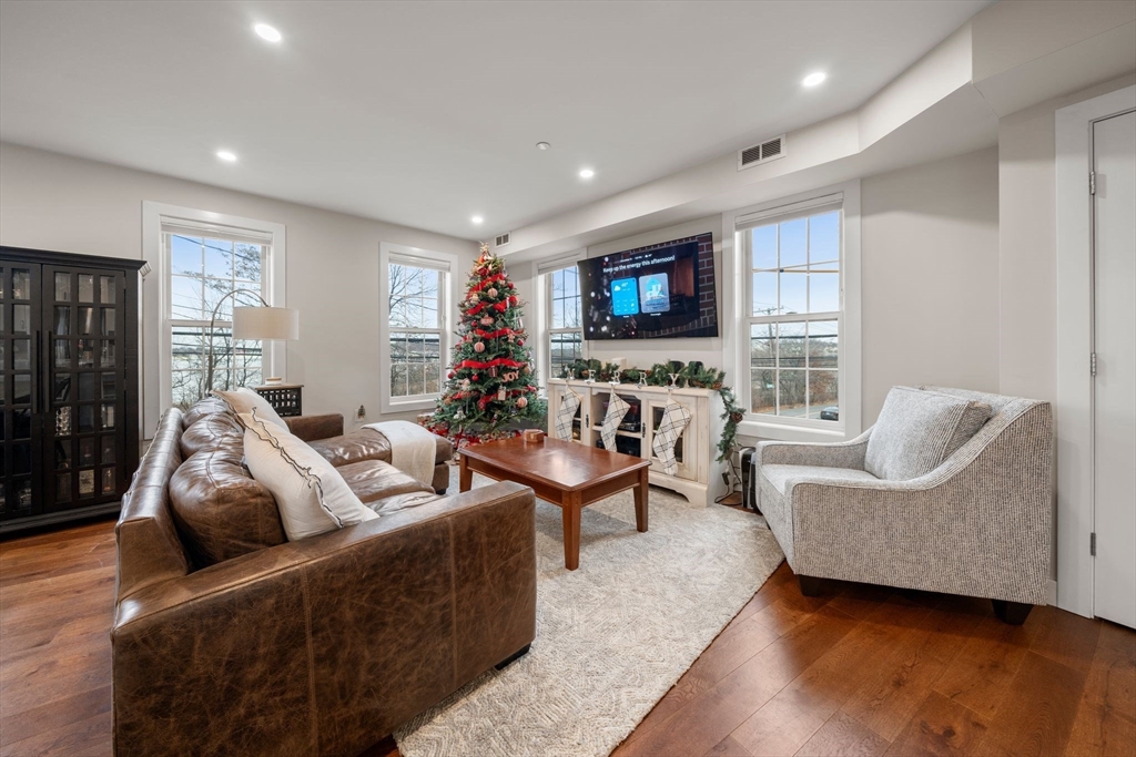 20 Crestway Road, Unit 3 Boston, MA 02128 - Photo 7 of 24