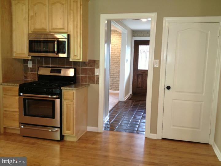 761 Parmentier Road Warminster, PA 18974 - Photo 4 of 20 Gallery Image 4