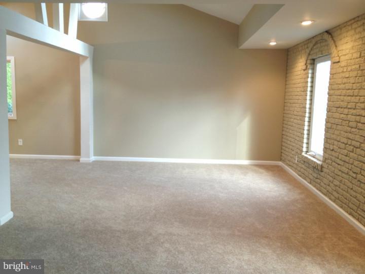 761 Parmentier Road Warminster, PA 18974 - Photo 5 of 20 Living Room
