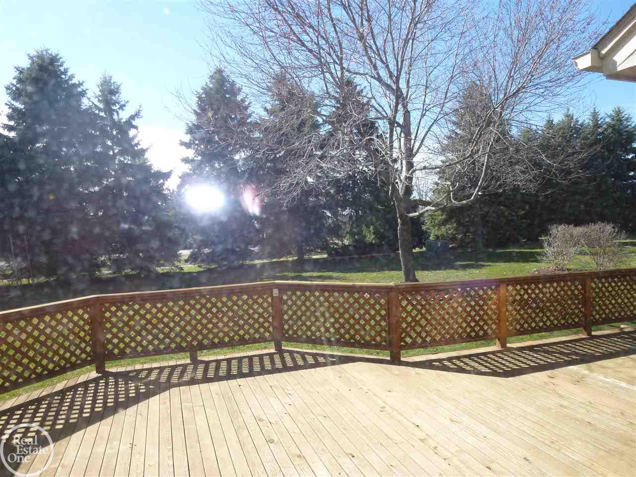 539 Shellbourne Drive Rochester Hills, MI 48309 - Photo 3 of 37