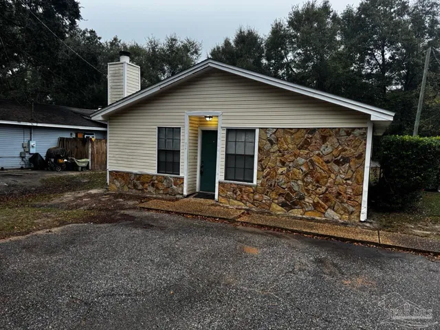$975 | 8210 Kipling Street, Unit D, Pensacola, FL 32514