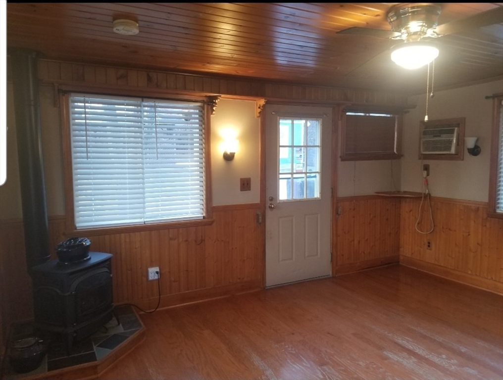 1 Burton Street Worcester, MA 01607 - Photo 6 of 35 Gallery Image 6