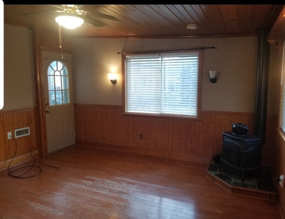 1 Burton Street Worcester, MA 01607 - Photo 7 of 35 Gallery Image 7