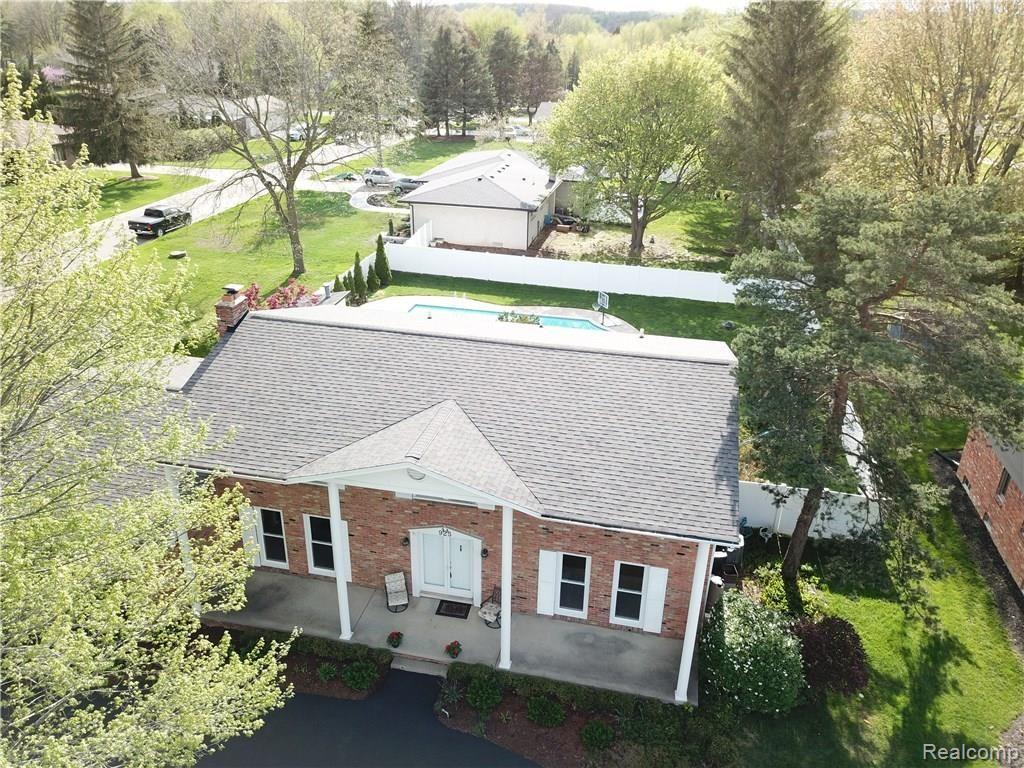 925 Bridgestone Drive Rochester Hills, MI 48309 - Photo 7 of 54