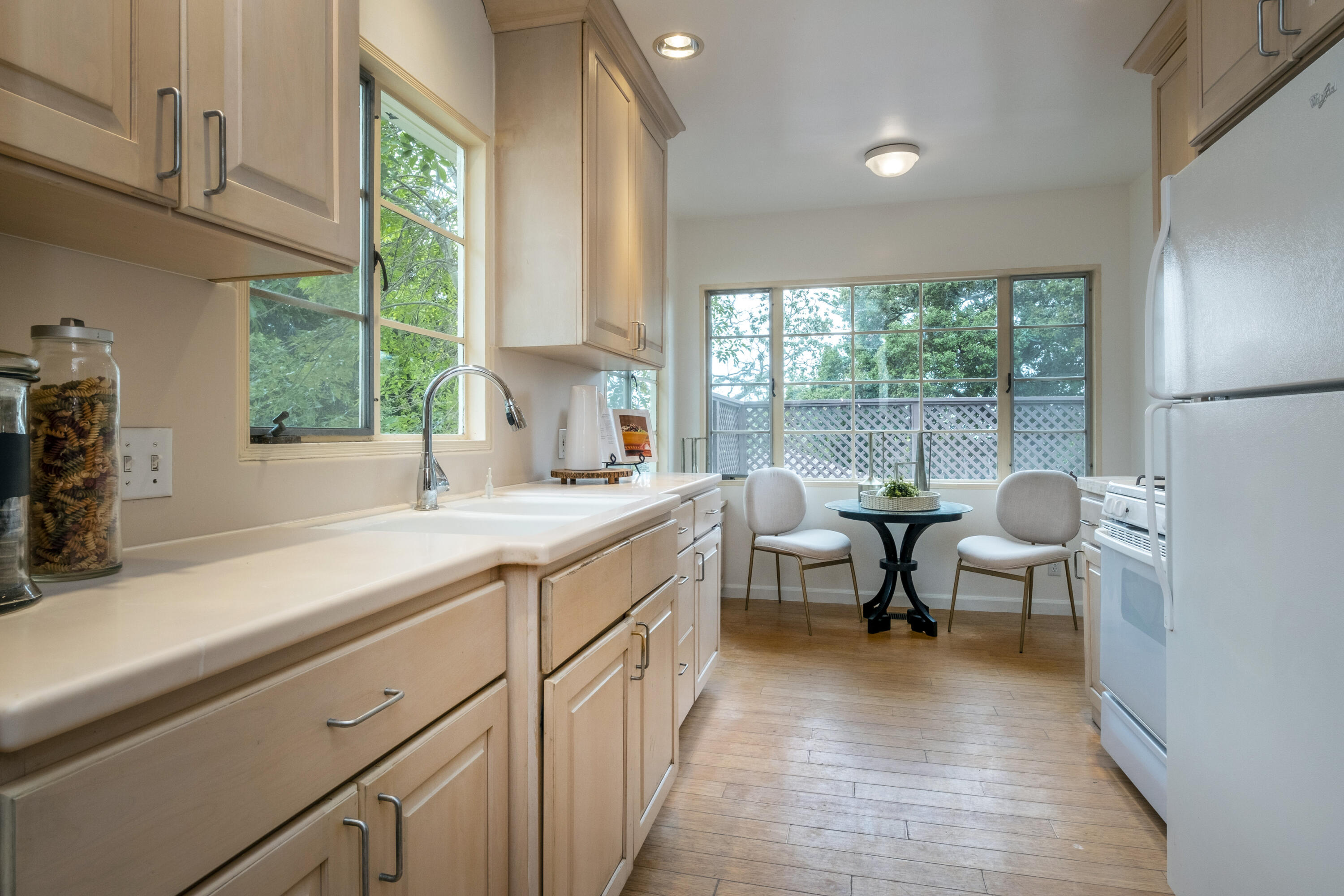 3279 Foothill Road Santa Barbara, CA 93105 - Photo 6 of 16 Kitchen