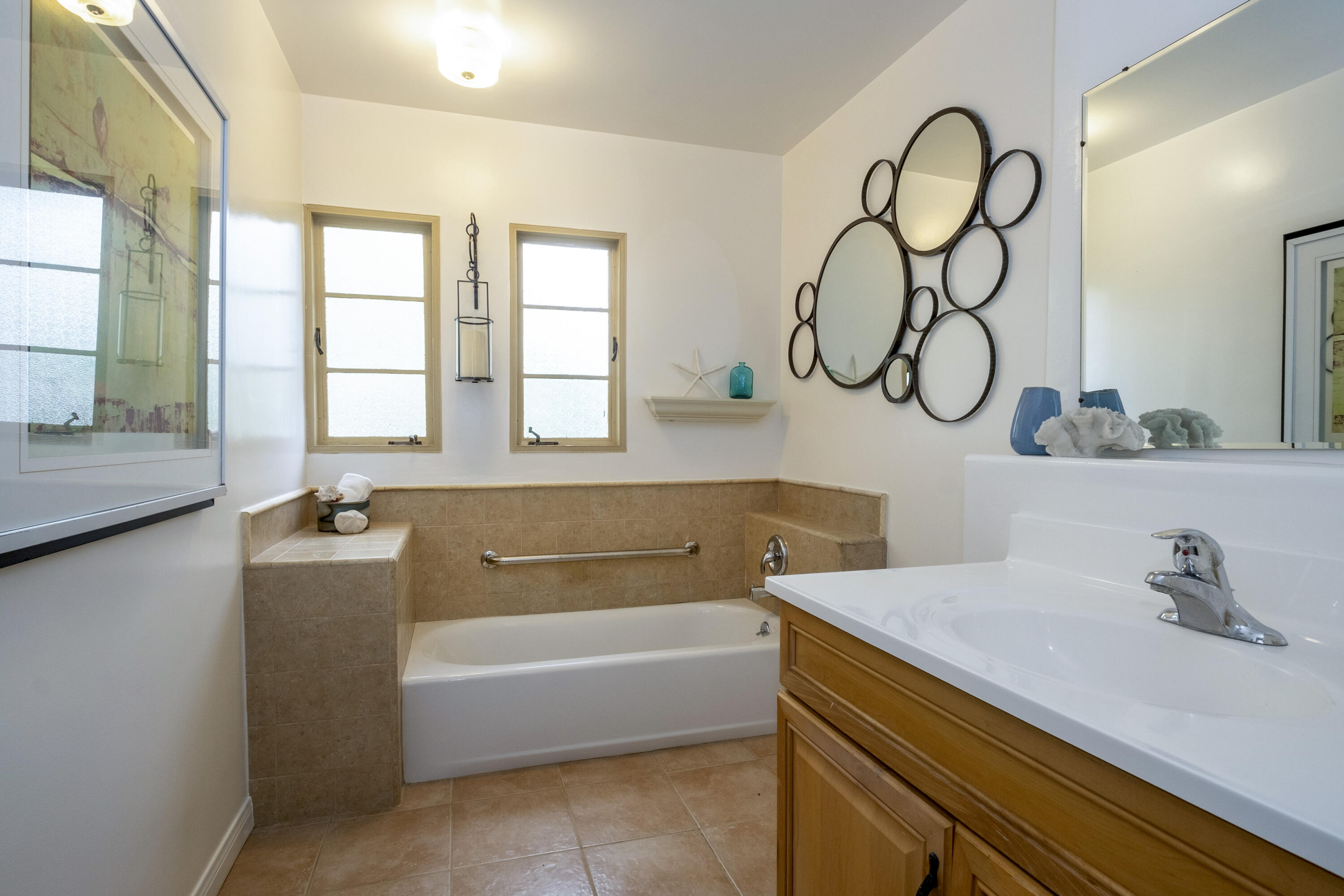 3279 Foothill Road Santa Barbara, CA 93105 - Photo 8 of 16 Bathroom