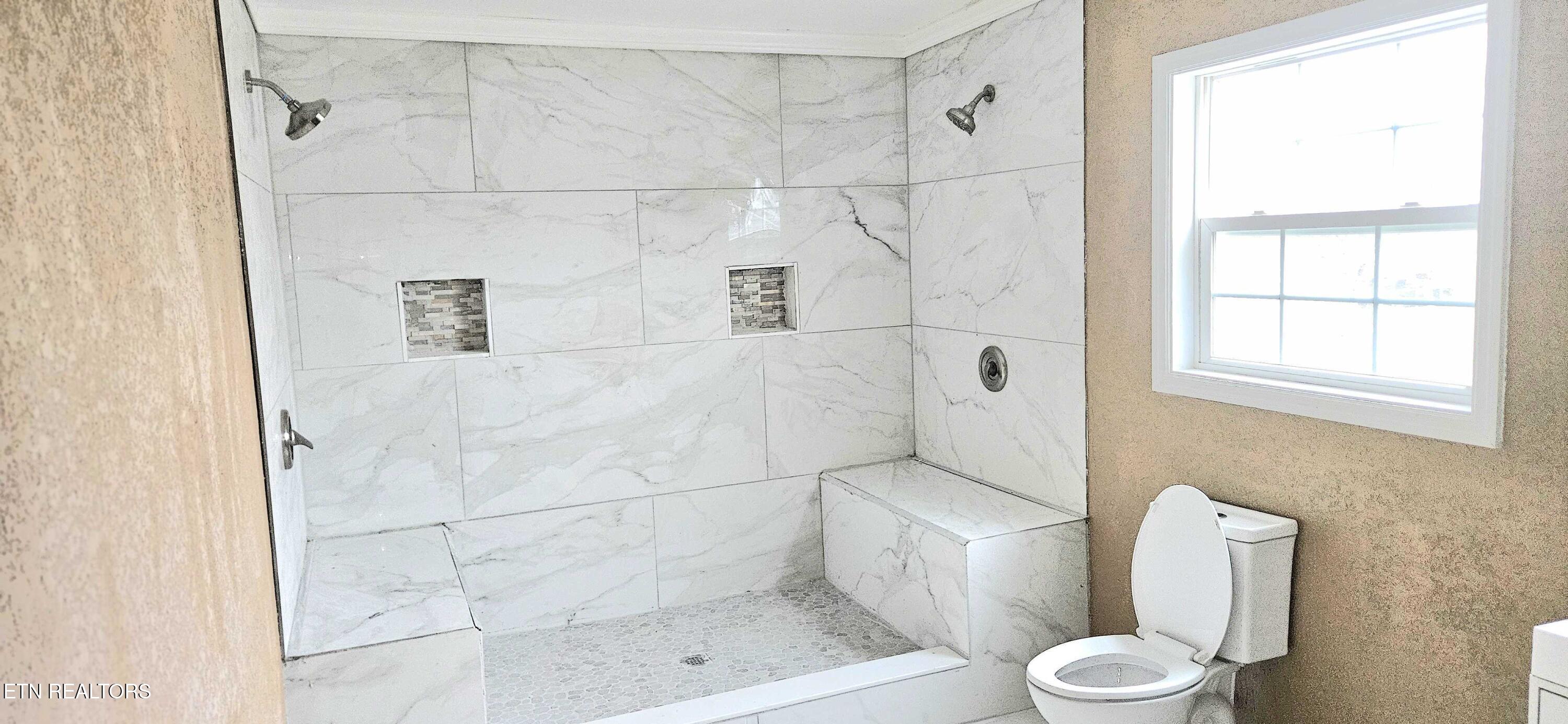 901 Kyle Street La Follette, TN 37766 - Photo 9 of 16 9