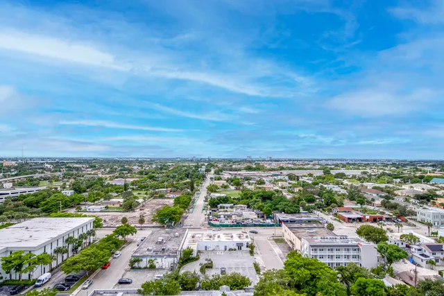 $398,470 | 1551 North Flagler Drive, Unit UPH 8, West Palm Beach, FL 33401