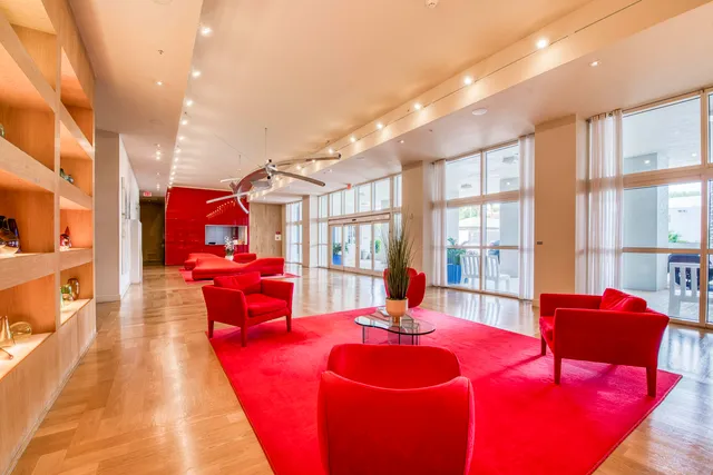 $398,470 | 1551 North Flagler Drive, Unit UPH 8, West Palm Beach, FL 33401