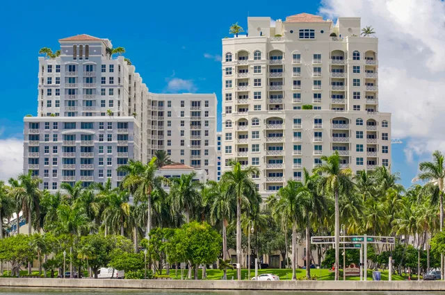 $398,470 | 1551 North Flagler Drive, Unit UPH 8, West Palm Beach, FL 33401