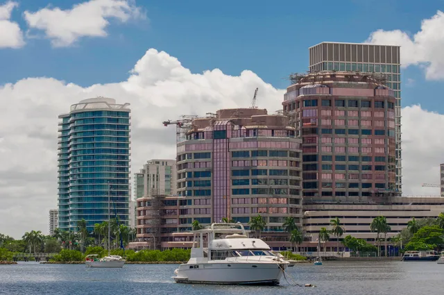 $398,470 | 1551 North Flagler Drive, Unit UPH 8, West Palm Beach, FL 33401