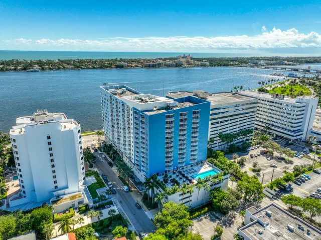 $398,470 | 1551 North Flagler Drive, Unit UPH 8, West Palm Beach, FL 33401