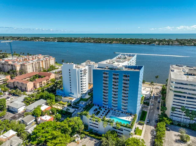 $398,470 | 1551 North Flagler Drive, Unit UPH 8, West Palm Beach, FL 33401