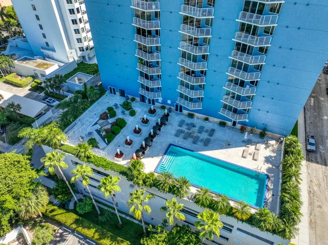 $398,470 | 1551 North Flagler Drive, Unit UPH 8, West Palm Beach, FL 33401