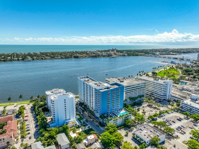 $398,470 | 1551 North Flagler Drive, Unit UPH 8, West Palm Beach, FL 33401