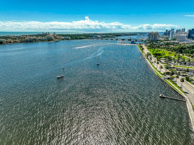 $398,470 | 1551 North Flagler Drive, Unit UPH 8, West Palm Beach, FL 33401