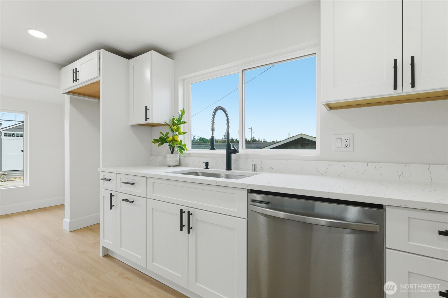 2012 East Gregory Street Tacoma, WA 98404 - Photo 11 of 30
