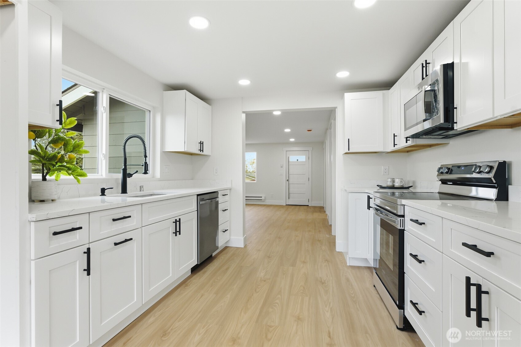 2012 East Gregory Street Tacoma, WA 98404 - Photo 12 of 30