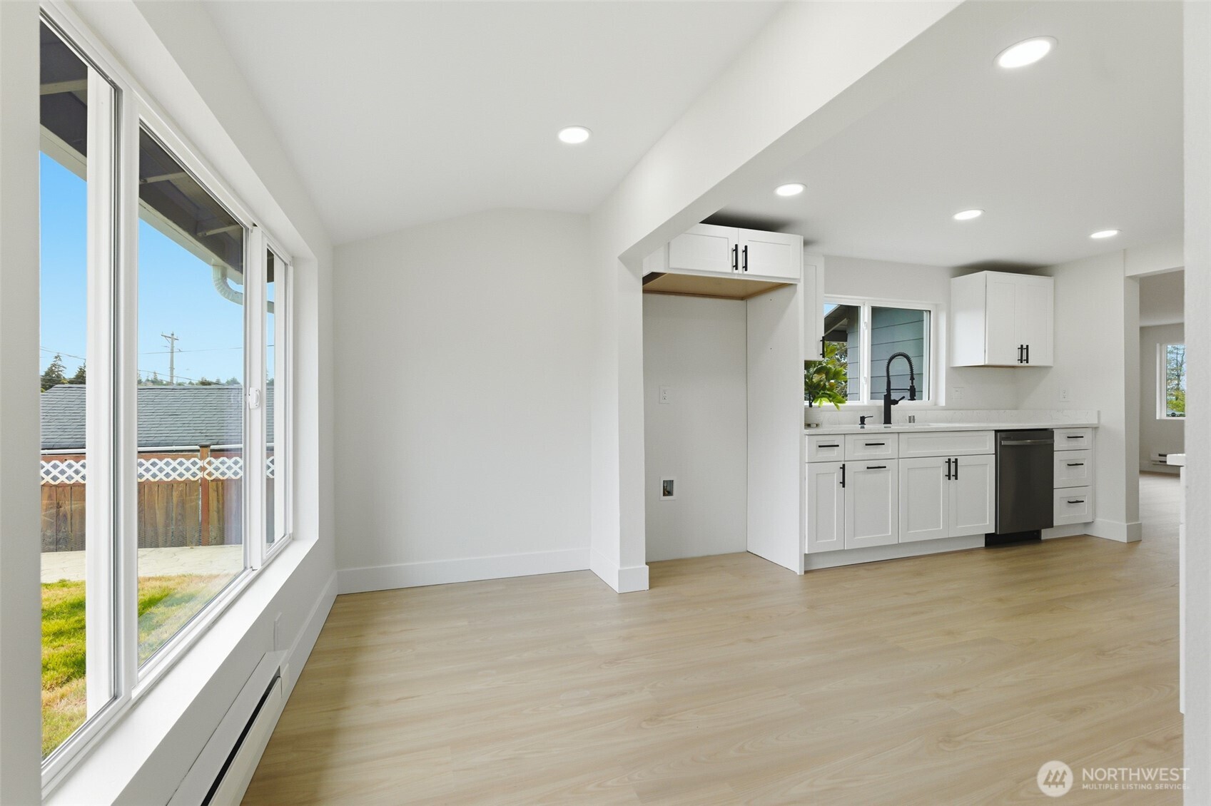 2012 East Gregory Street Tacoma, WA 98404 - Photo 14 of 30