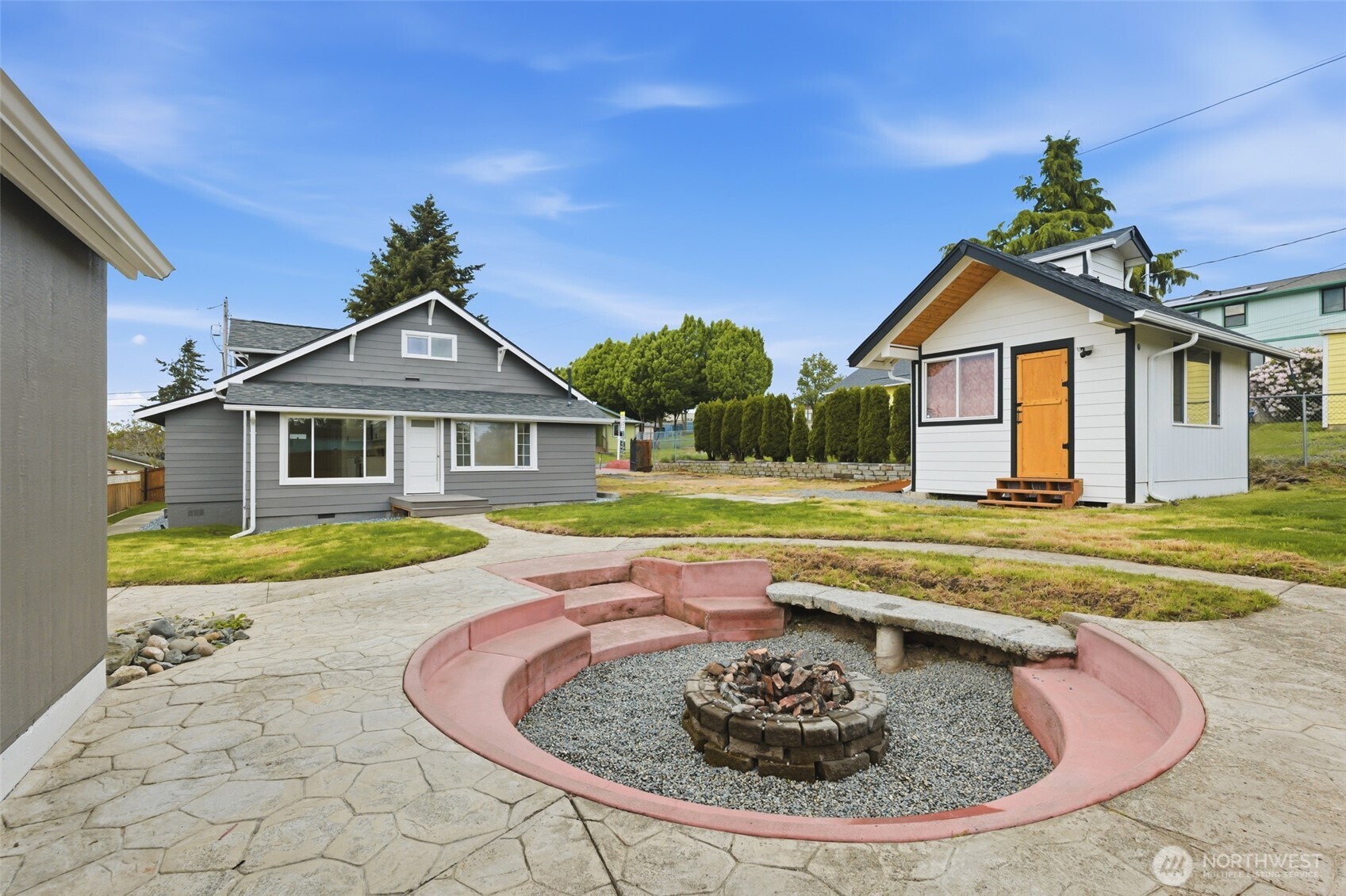 2012 East Gregory Street Tacoma, WA 98404 - Photo 2 of 30