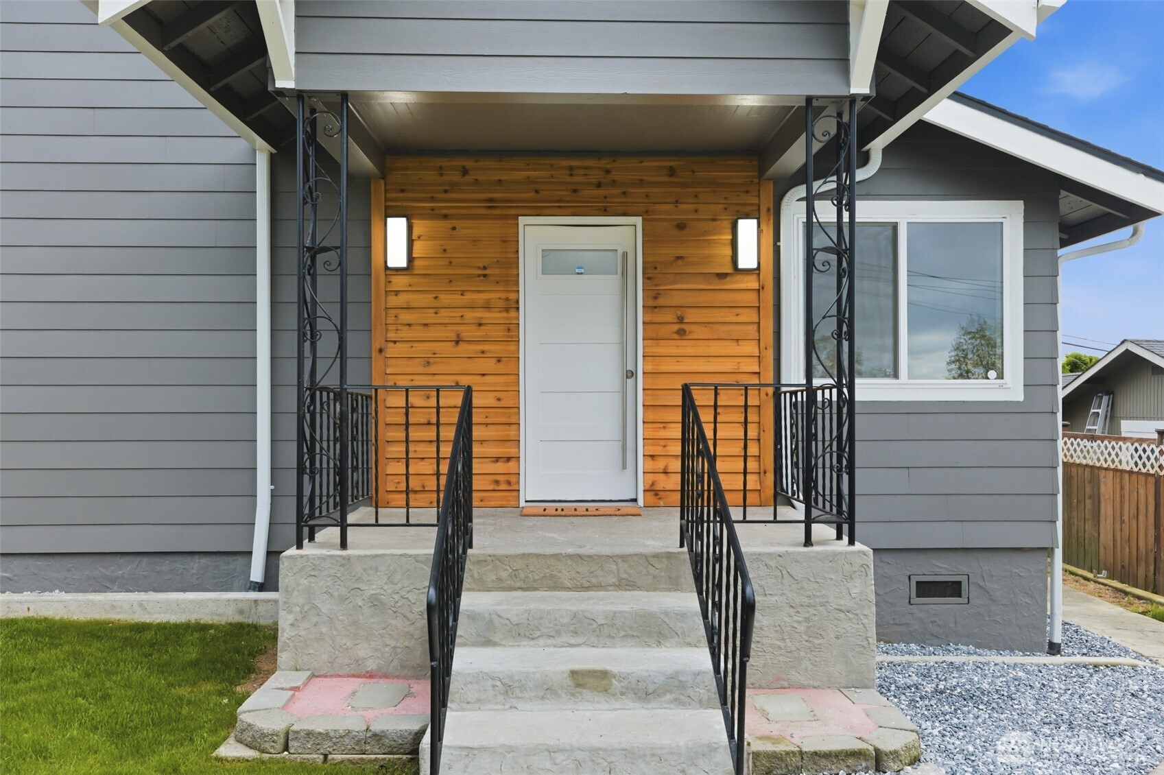 2012 East Gregory Street Tacoma, WA 98404 - Photo 3 of 30