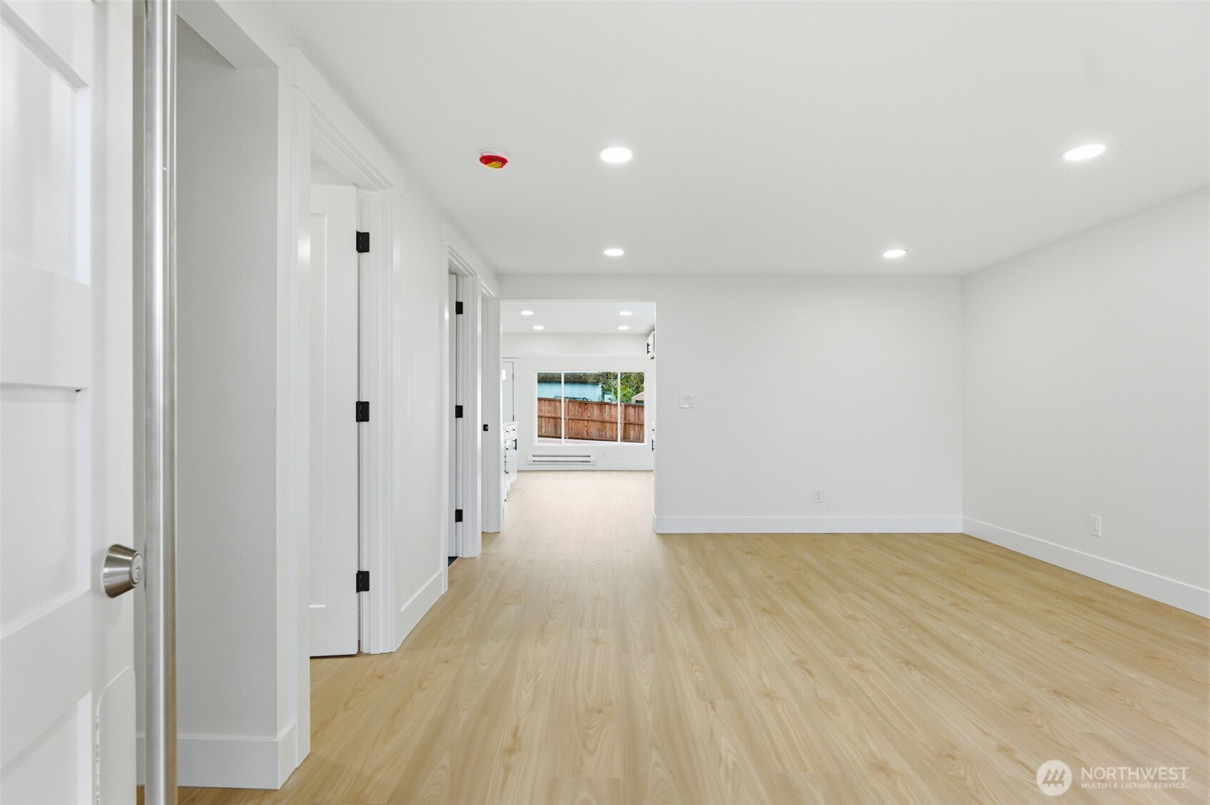 2012 East Gregory Street Tacoma, WA 98404 - Photo 4 of 30