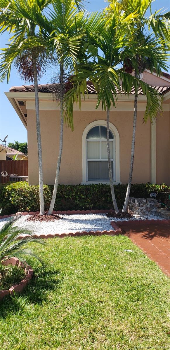 2310 Northeast 37th Road Homestead, FL 33033 - Photo 3 of 24