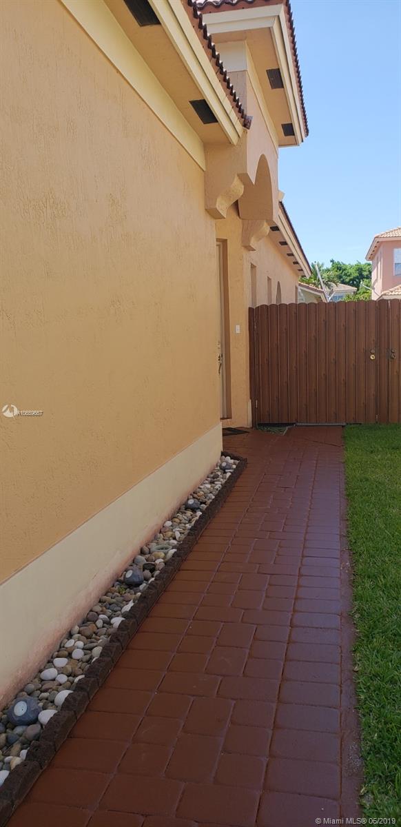 2310 Northeast 37th Road Homestead, FL 33033 - Photo 4 of 24