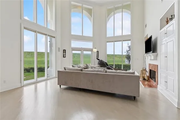 $1,359,000 | 4845 Folse Drive, Metairie, LA 70006