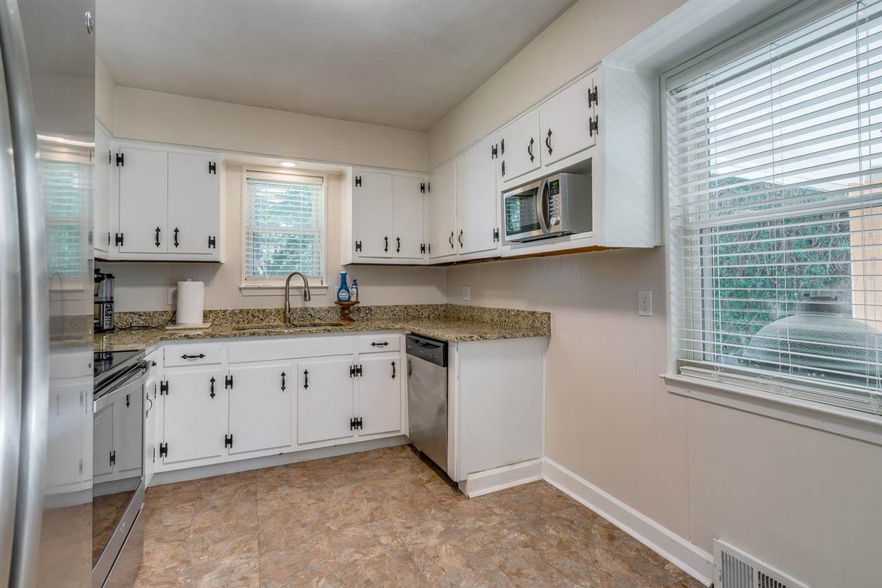2576 Moore Road Germantown, TN 38138 - Photo 11 of 23 Gallery Image 11