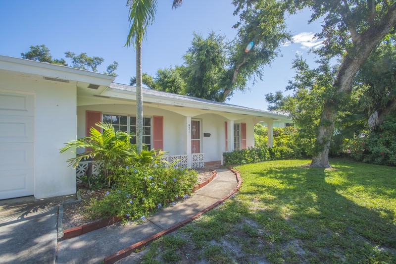 531 Cypress Road Vero Beach, FL 32963 - Photo 7 of 25