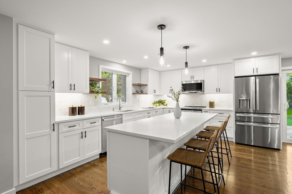 323 Ridge Street Arlington, MA 02474 - Photo 11 of 38