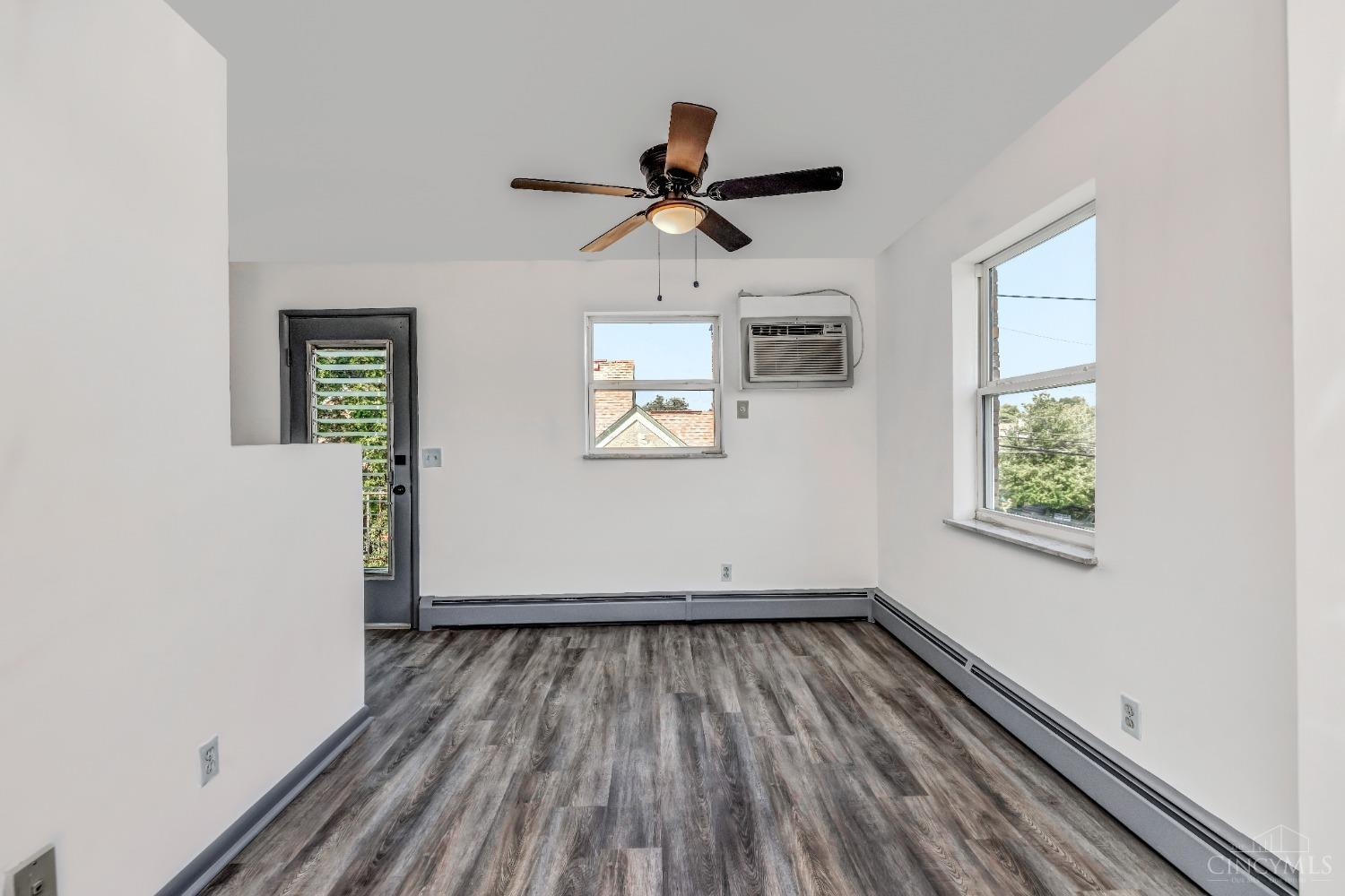 3991 School Section Road Cincinnati, OH 45211 - Photo 7 of 32