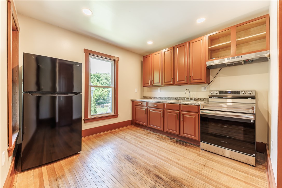 266 Lyndhurst Street Rochester, NY 14605 - Photo 2 of 14