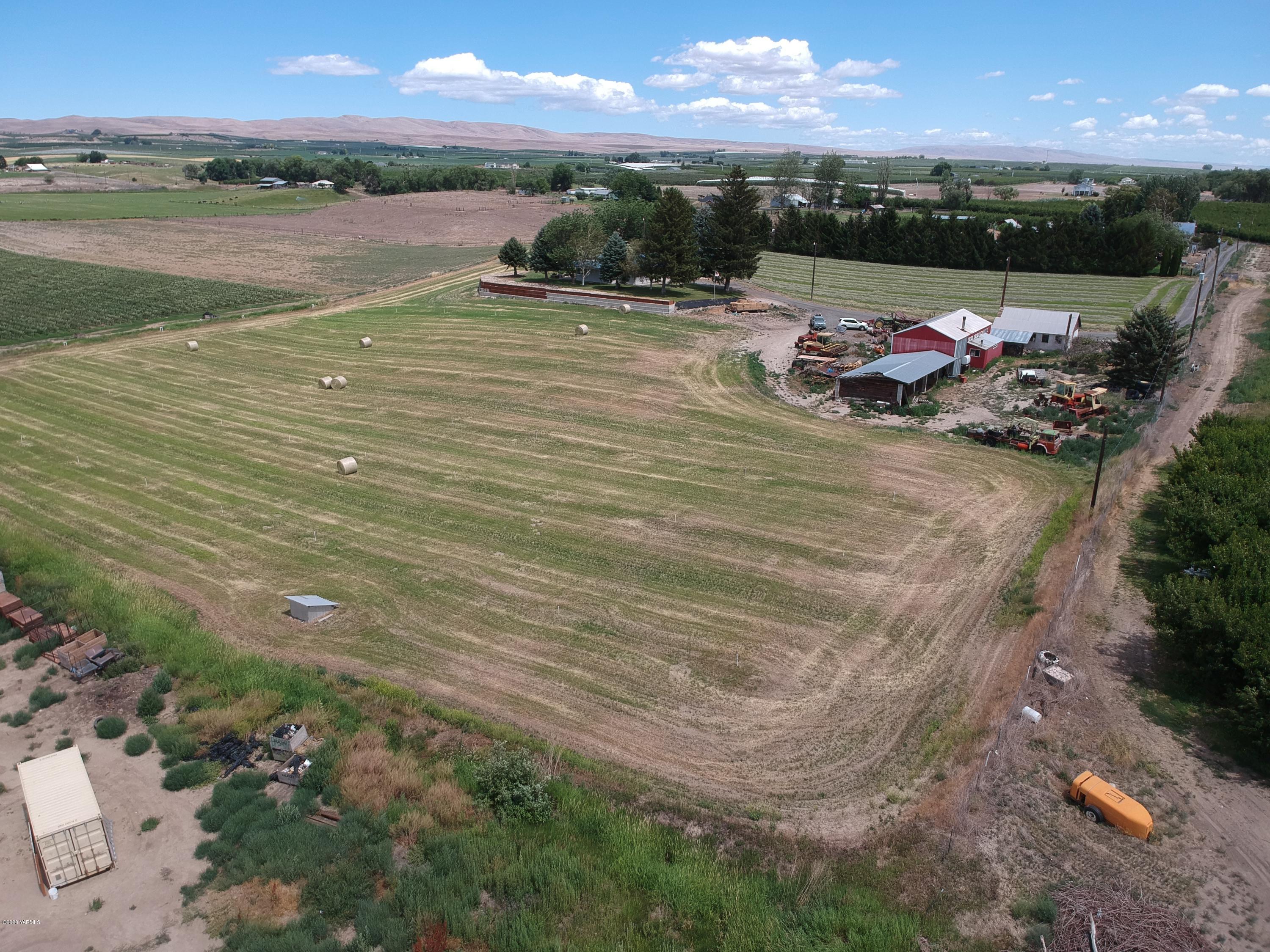 2422 Blaine Road Zillah, WA 98953 - Photo 38 of 39