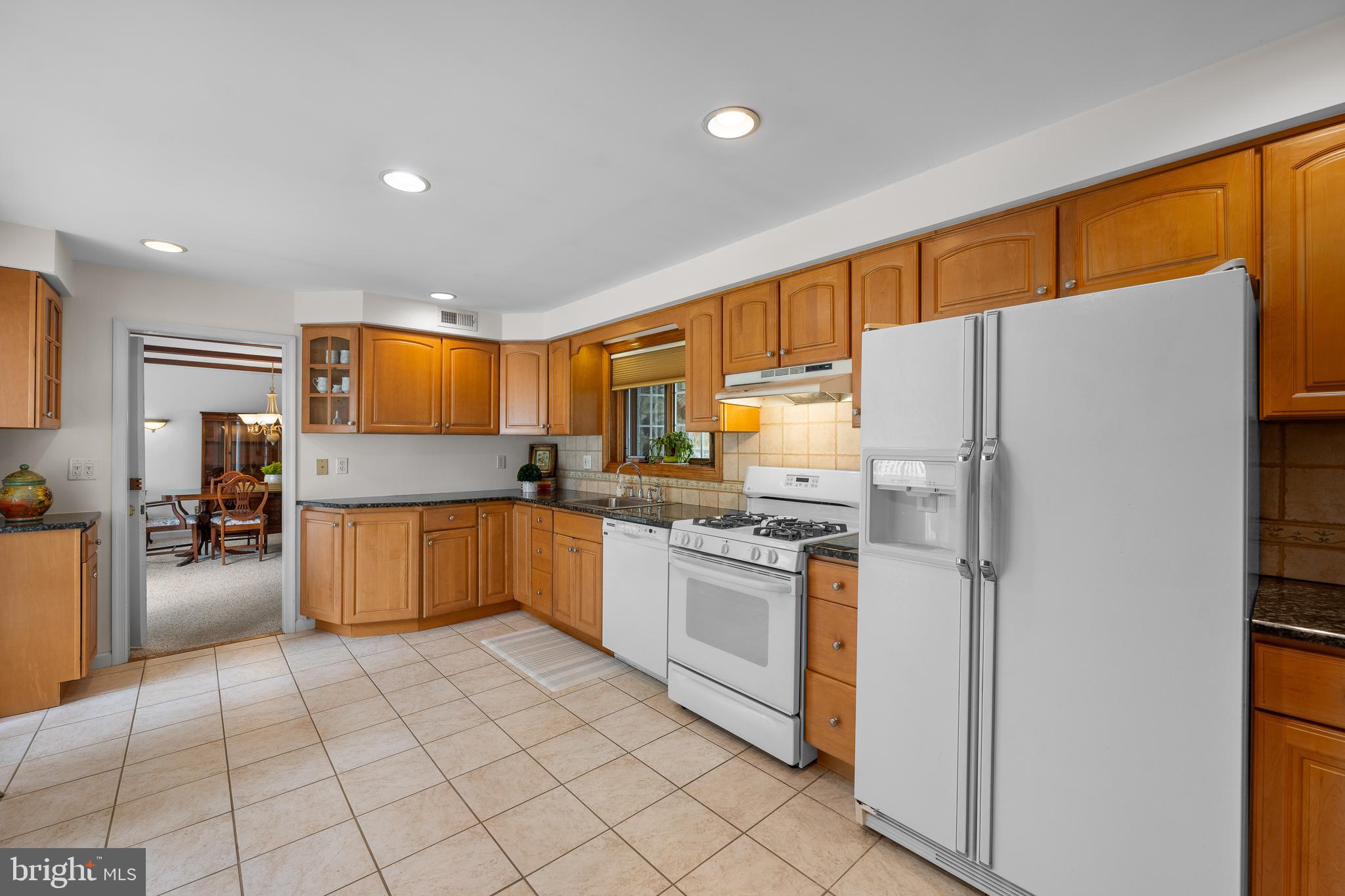 3214 St Davids Road Newtown Square, PA 19073 - Photo 10 of 27 Kitchen