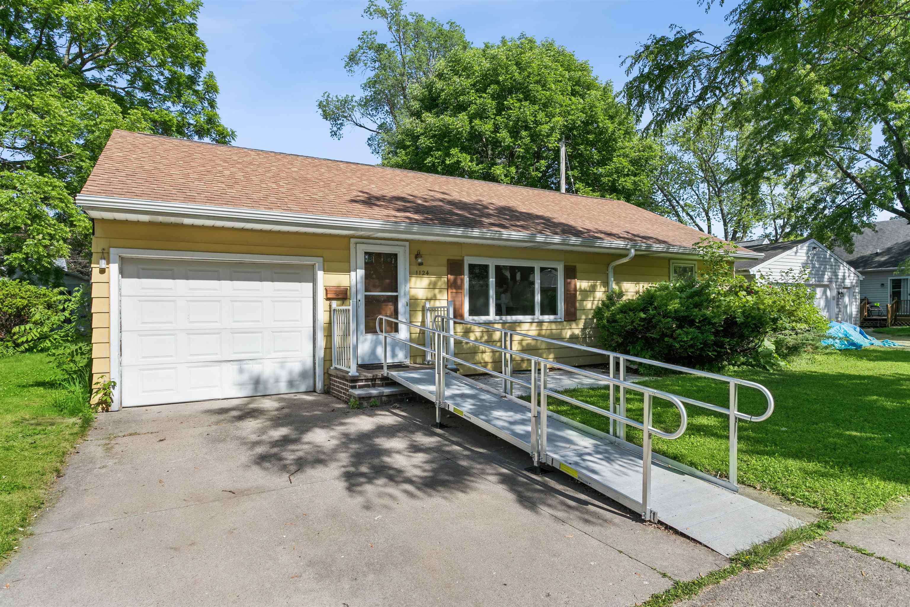 1124 Wisconsin Court Appleton, WI 54911 - Photo 10 of 15