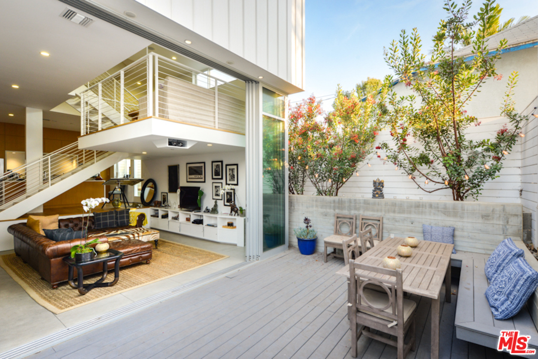 338 Rennie Avenue, Unit B Venice, CA 90291 - Photo 2 of 31