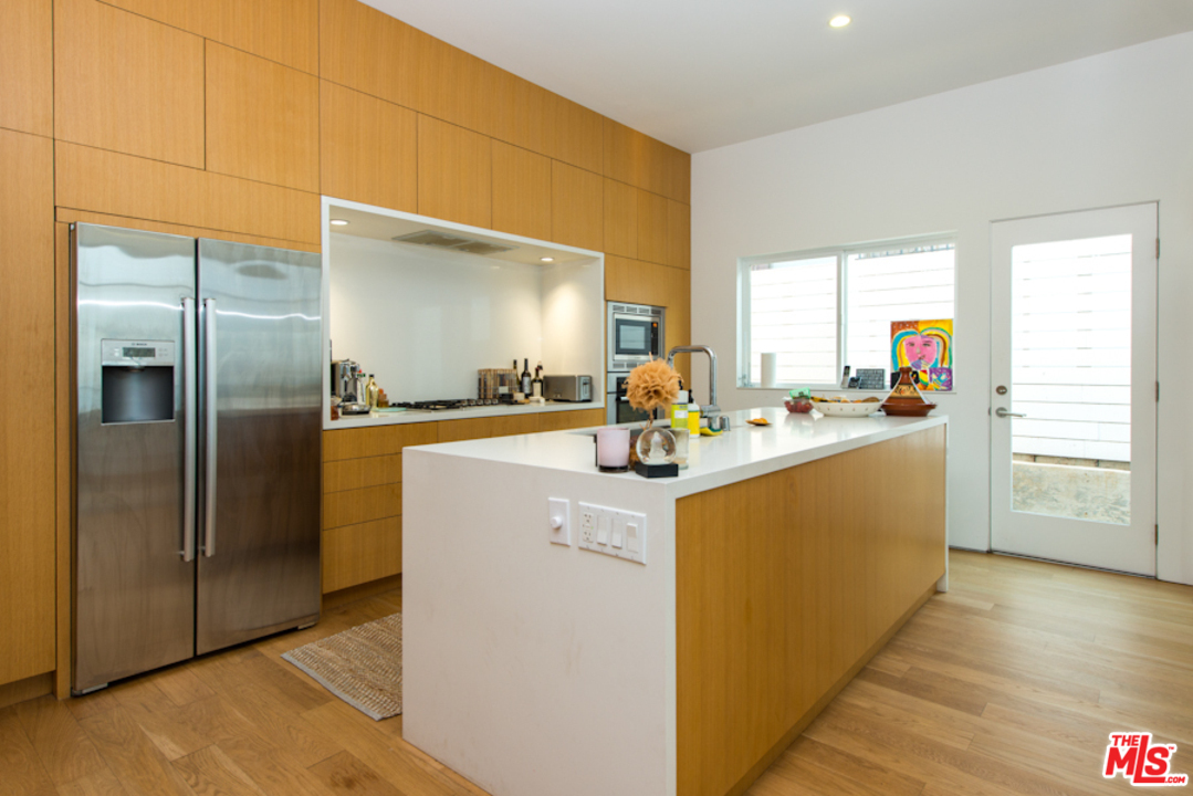 338 Rennie Avenue, Unit B Venice, CA 90291 - Photo 12 of 31