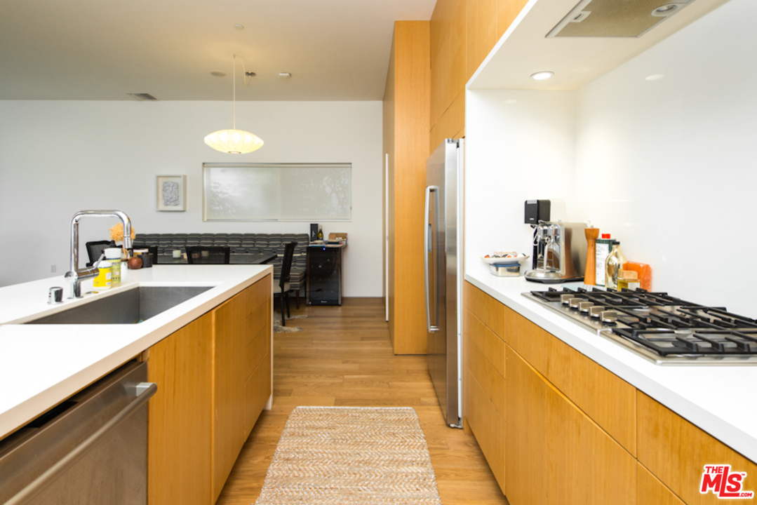 338 Rennie Avenue, Unit B Venice, CA 90291 - Photo 13 of 31