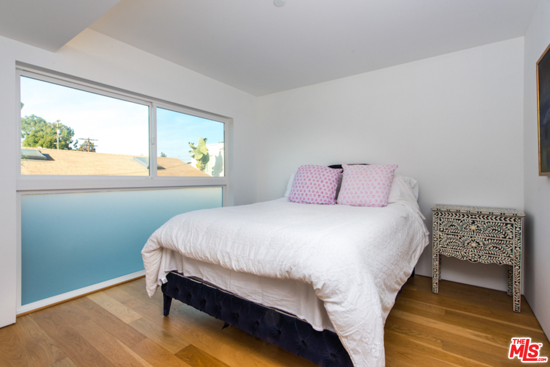 338 Rennie Avenue, Unit B Venice, CA 90291 - Photo 18 of 31