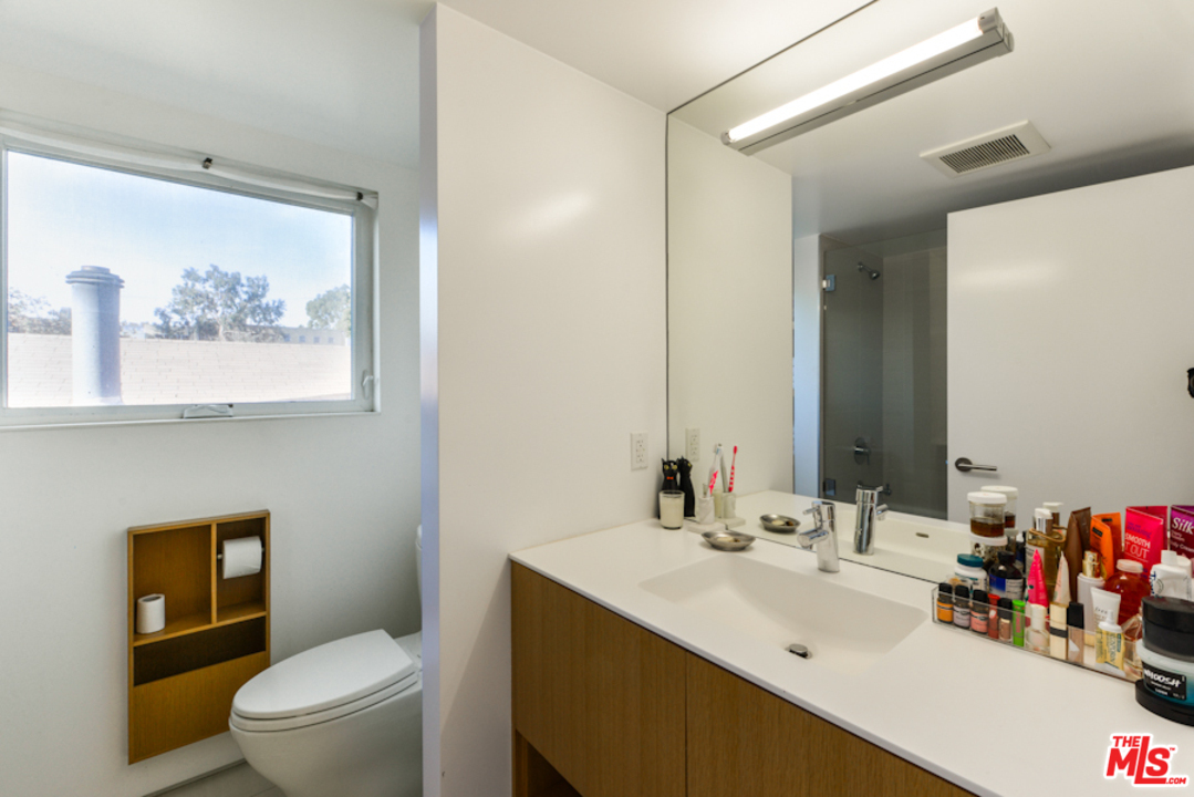 338 Rennie Avenue, Unit B Venice, CA 90291 - Photo 19 of 31